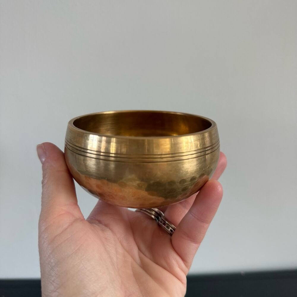 Unbranded | Brass Hammered Design Tibetan Singing Bowl Reduce Stress Circulation